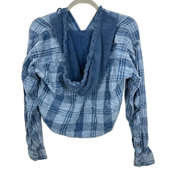American Eagle‎ Outfitters Womens Plaid Cropped Hoodie Shirt XXS Blue Distressed - Image 2