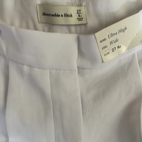 Abercrombie & Fitch ultra high wide leg size 27 4R white Women's - Image 2