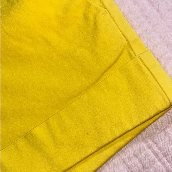 New York & Co Size 0 Bright Yellow Women's Shorts - Image 4