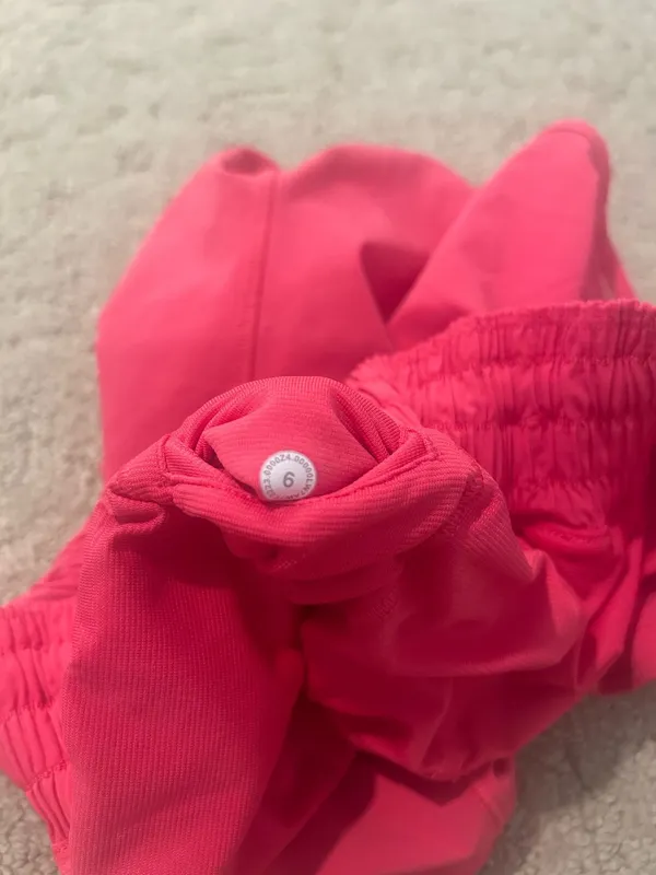 Hotty Hot Lululemon Shorts 4" 4 High-Rise - Image 4