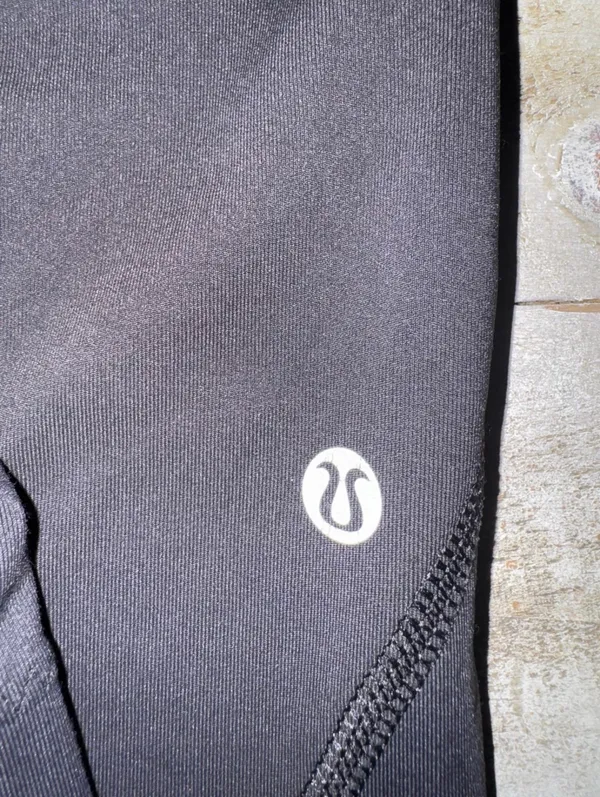 Lululemon Size 4 Inspire Tight Leggings Gold Hardware Rare - Image 3