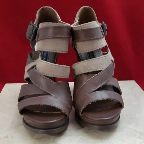 Calvin Klein Jeans Heels Two Tone Brown Heels - Size 7.5 - Image 2