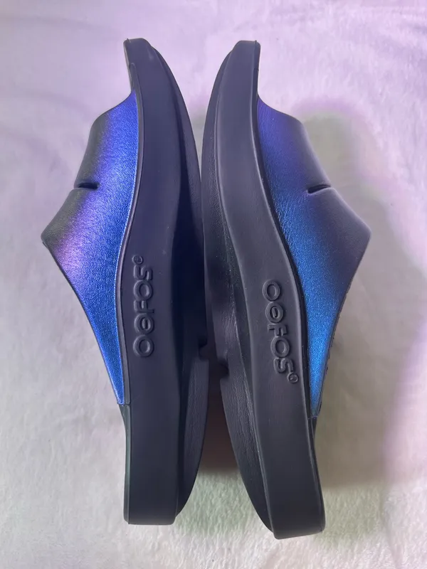 OOFOS Women's Iridescent Slide Sandals - Purple/Blue/Pink - Image 8