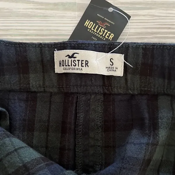 Hollister Plaid Skirt - Image 5