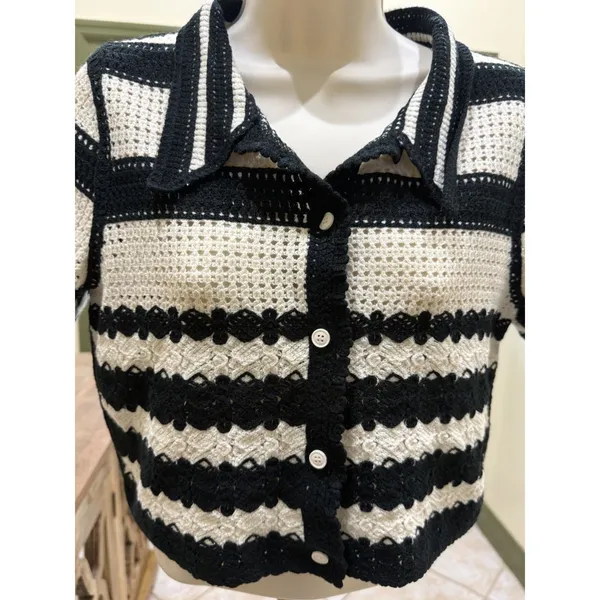 Cream & Black Crochet Knit Polo Crop Top – Size Medium - Image 3