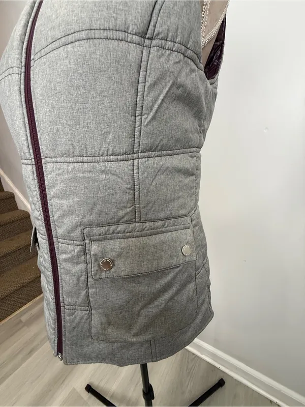 Ariat Plaid Quilted Puffer Vest - Burgundy with Gray - Image 13