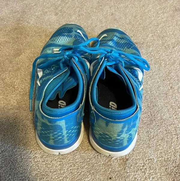 Nike Teal & Blue Knit Running Sneakers with White Swoosh - Image 4