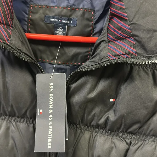 Tommy Hilfiger Black Down and Feather Puffer Full Zip Vest with pockets Small - Image 2