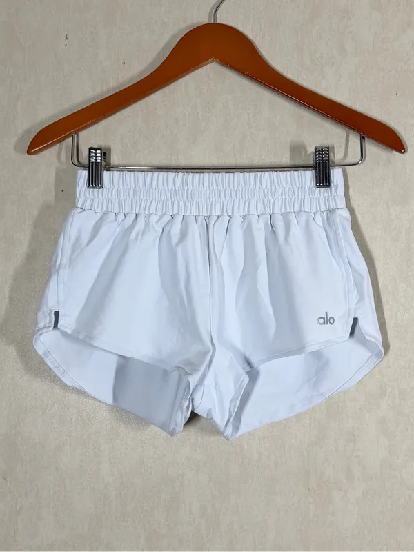 ALO Yoga Women’s Pull On Shorts 2” in White XXS - Image 2