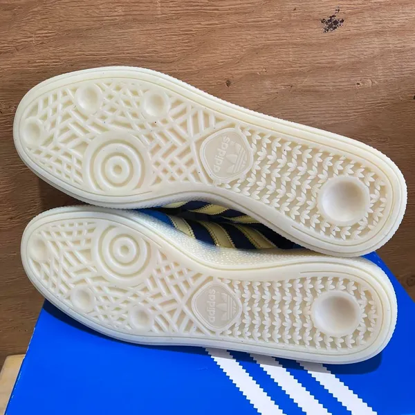 Adidas-originals Women's Blue Trainers - Image 6