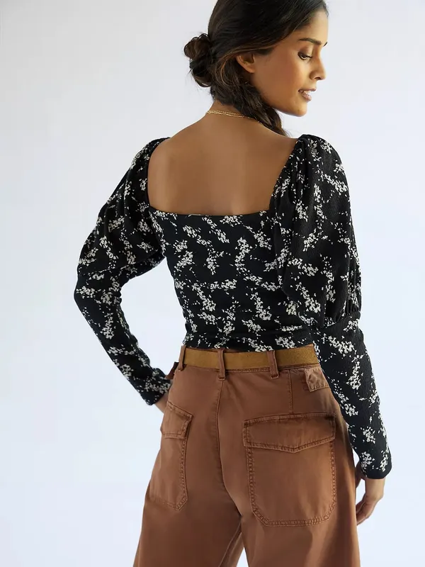 Anthropologie Sweetheart Floral Long Sleeve Crop Stretchy Feminine Blouse Top - Image 3