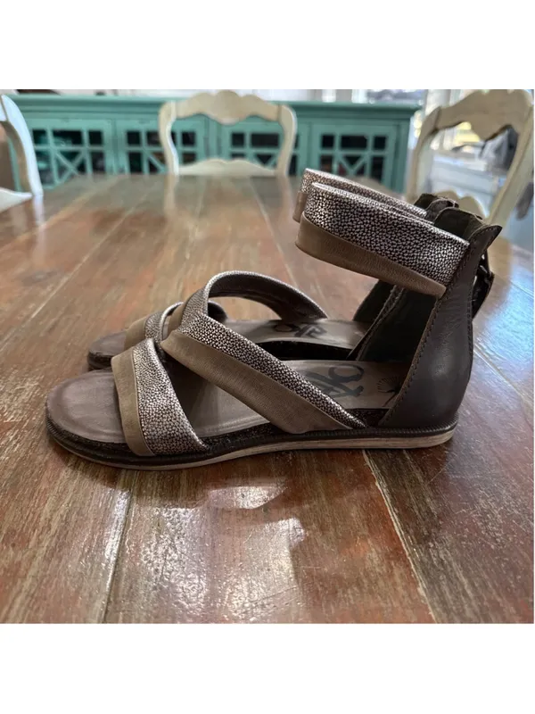 OTBT Souvenir Metallic Leather Ankle Wrap Sandals Silver Taupe Zip 7.5 Gladiator - Image 2