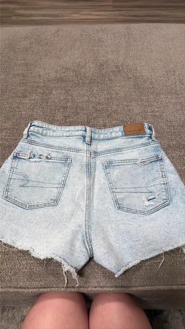 American Eagle Shorts Distressed - Image 2