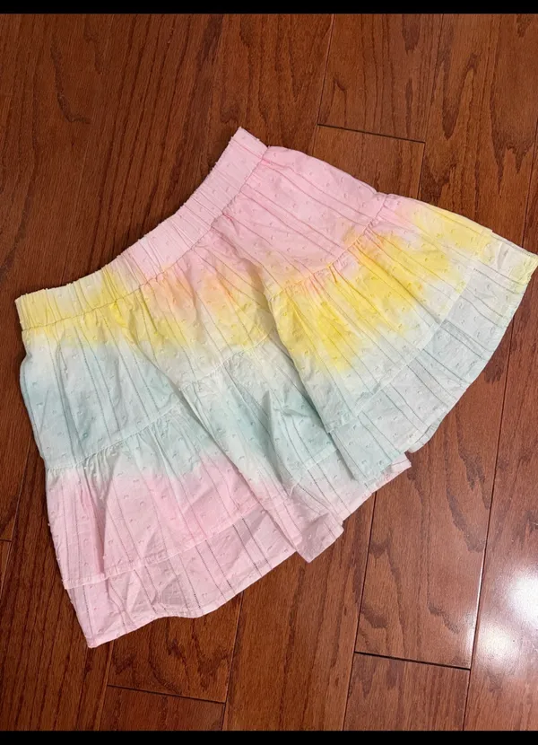 Storia Pastel Rainbow Skirt multi-tiered ruffled mini skirt - Size Medium .***Refer to measurements and sizes. Comfy & lightweight. Gently warn and excellent condition. Measurements approximately: 13” waste not fully stretched out from elastic x 14.5” long. Non-smoking home. Priced to sell at as is condition. Don’t like my price make reasonable offer. - Image 3