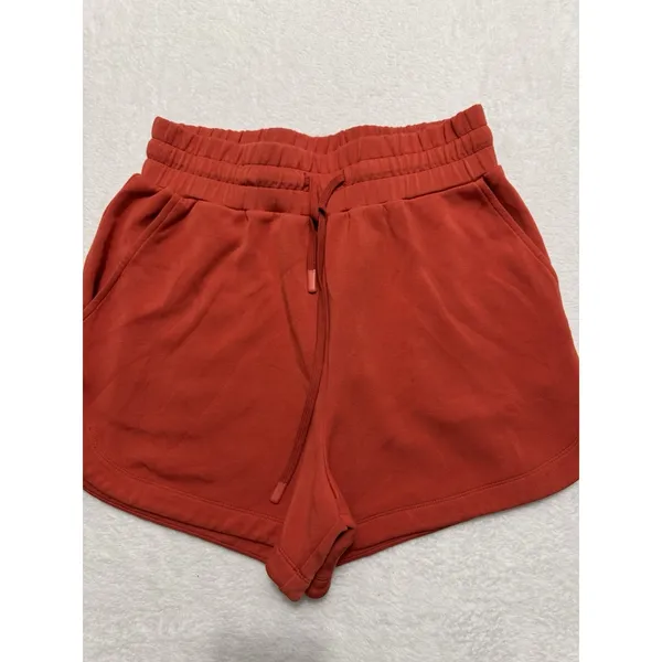 Varley Coulter High Rise Double Soft Short Red Summer Fig Size Small - Image 2