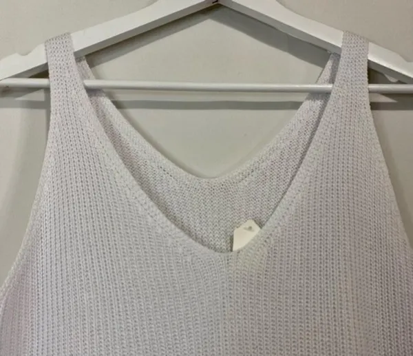 Women’s Sleeveless Knit V Neck Sweater Tank White Size XL NWOT - Image 2