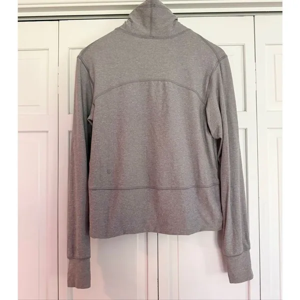 Lululemon ready to Rulu grey cowl crop pullover size 4 - Image 5