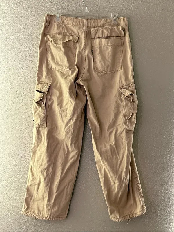 Levi’s ’94 Baggy Cargo Pants Size 29 Khaki Tan Mid Rise Straight Leg Y2K Utility - Image 7