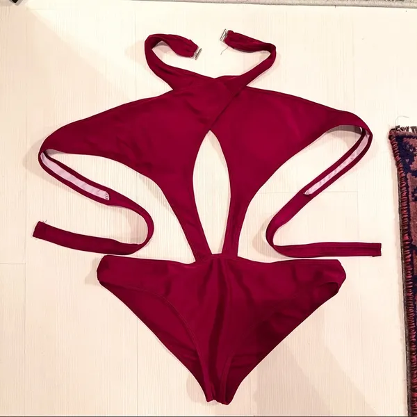 Red strappy criss cross bikini Size XL - Image 3