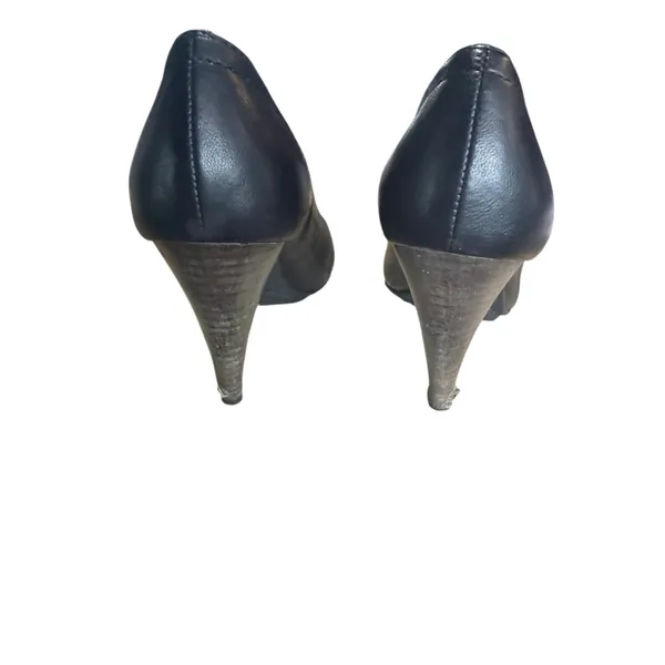 Women's Coach Black Leather Ruched Cone Heel Pumps Size 7.5 - Image 5