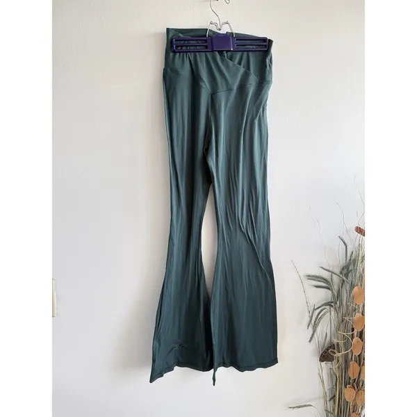 OFFLINE‎ by Aerie Real Me High Waisted Crossover Flare Leggings Green XL - Image 2