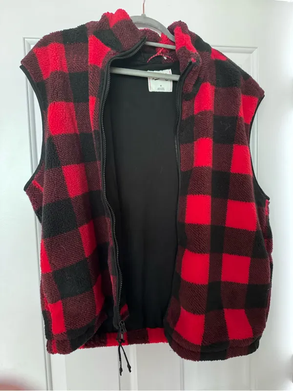 Woolrich NWT Unisex Red and Black Fleece Lined Buffalo Plaid Vest - Image 4