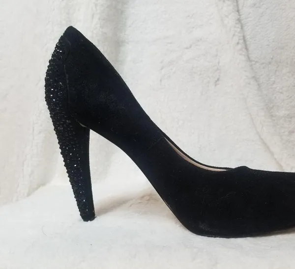 Nine West Suede Rhinestone Heels sz 8M - Image 7