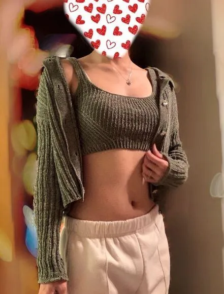 Lady’s sweater - Image 2
