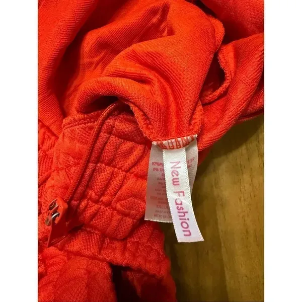 Cropped short sleeve zip up red hoodie jacket juniors size medium - Image 3