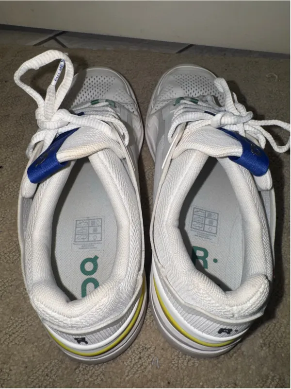 Women's On Running The Roger Sneakers Size 9.5 White Blue - Image 3