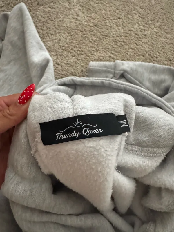 Amazon Sweatshirt - Image 2
