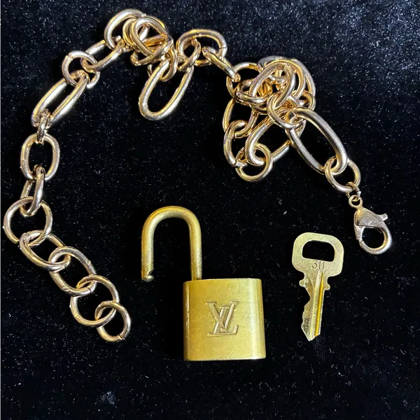 Gold toned Lock and Necklace - Image 5