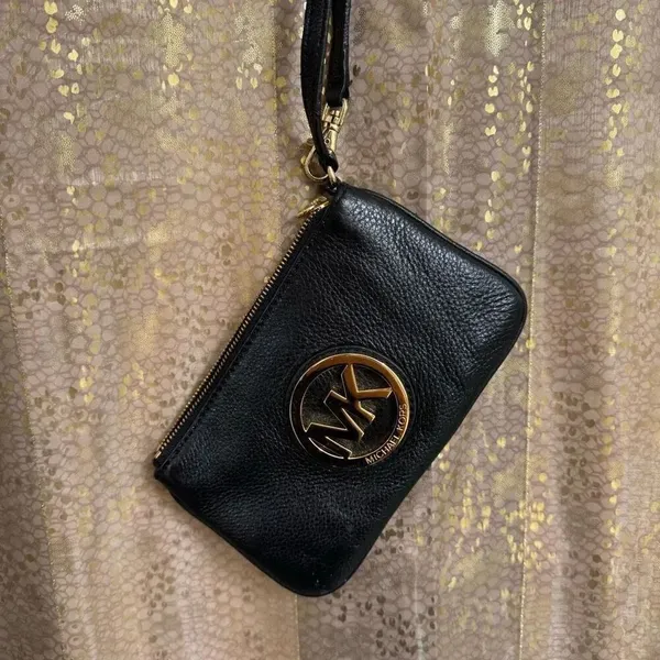 Michael Kors Black Gold Logo Pebble Leather Clutch Wristlet Zip Bag - Image 2