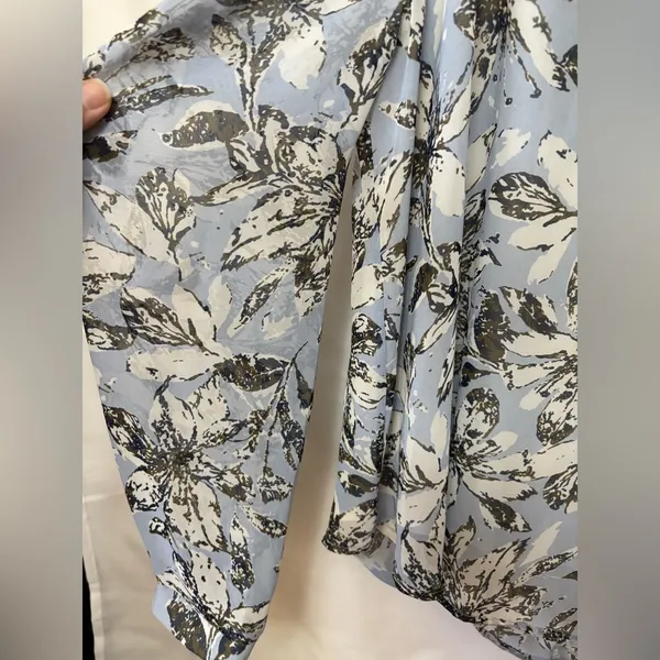 ASTR Blue Multicolor Floral Print Cold Shoulders‎ Bohemian Blouse Size Medium - Image 4