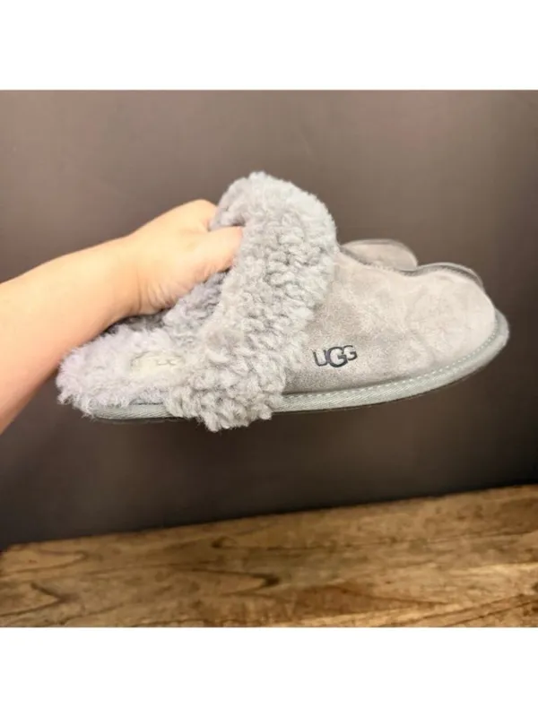 UGG Scuffette Size 6 - Image 8