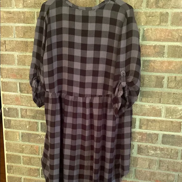 Torrid Black and Gray Plaid Button Down Tunic High Low Design - Image 3