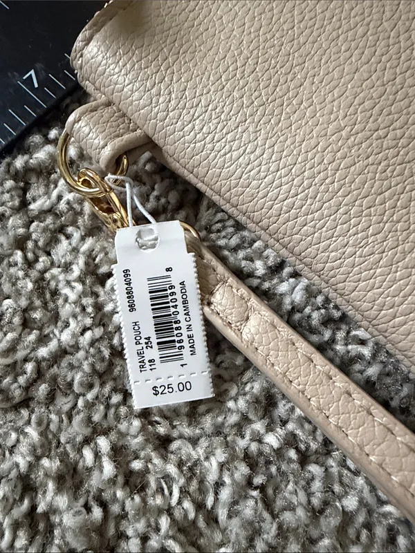 Kendra Scott Pebbled Leather Wristlet in Light Beige with Gold Hardware - Image 2