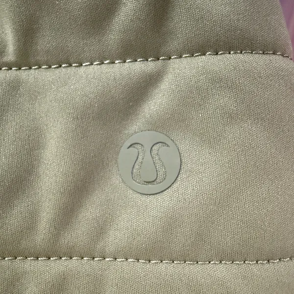NWT Lululemon Dynamic Movement Short 5" - size 6 - Image 6