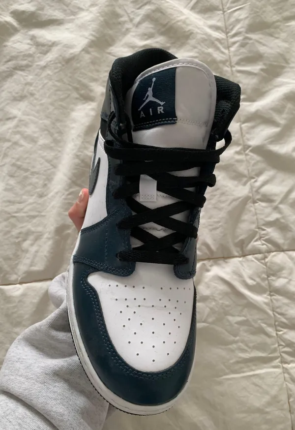 Nike Jordan 1 Mid - Image 10