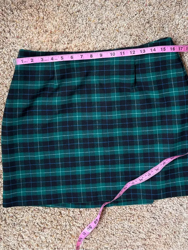 Classic Green Plaid Mini Skirt - Image 5