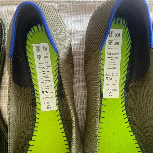 Women's Rothy's The Point Ballet Flat in Retired Olive Green Size 5 - Image 6