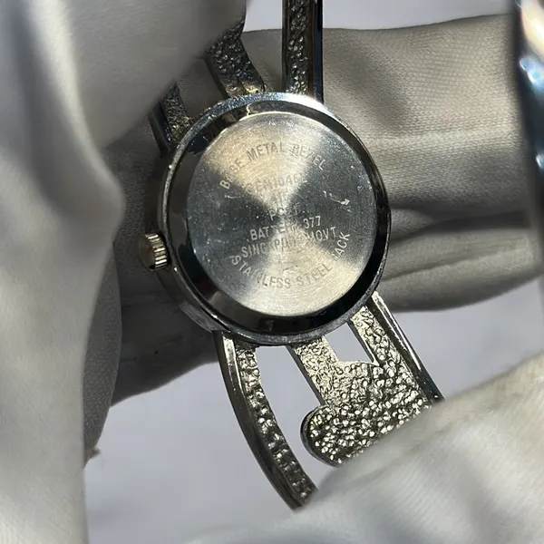 Vintage Y2K Heart Bangle Bracelet Watch Silver - Image 7