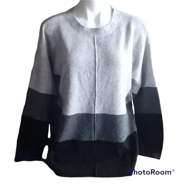✨ A.N.A. Colorblock Sweater✨ - Image 2