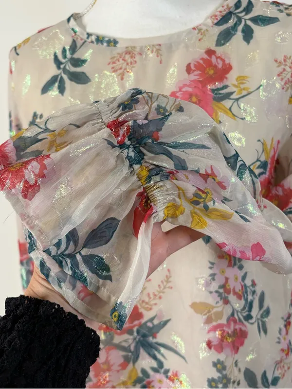 LOFT Floral Metallic Shimmer Ruffle Cuff Blouse Cream Pink M - Image 4