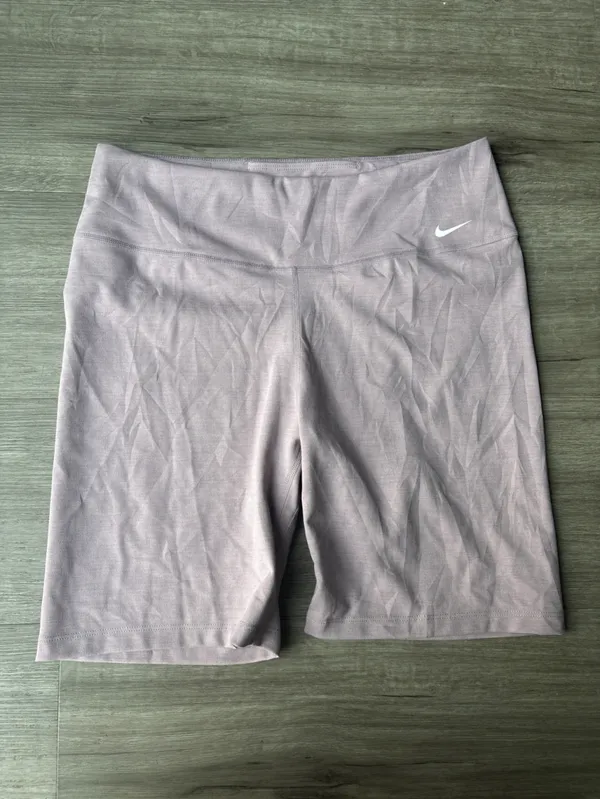 Nike One Women's Mid-Rise 7" Biker Shorts Heather Mauve - Image 2
