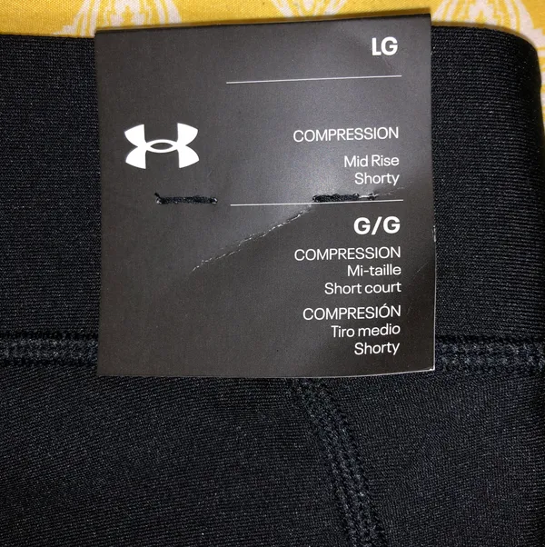 Under Armour NWT Women's HeatGear Mid Rise Shorty Compression Shorts - Large - Image 6