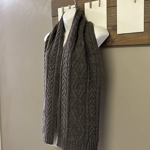 Source Unknown Dark Gray Cable knit Winter Acrylic Scarf- Unisex - Image 3