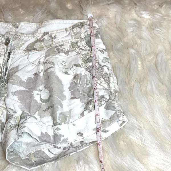 Miss Me Vintage Floral Linen Rayon Blend Cargo Shorts Size Small - Image 6