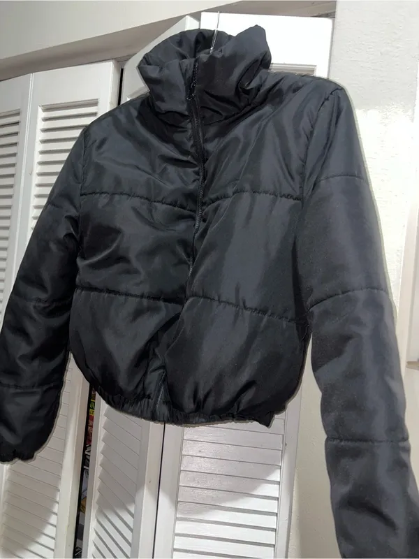Wild Fable XS/S Black Puffer Jacket with Pink Lining cropped - Image 2