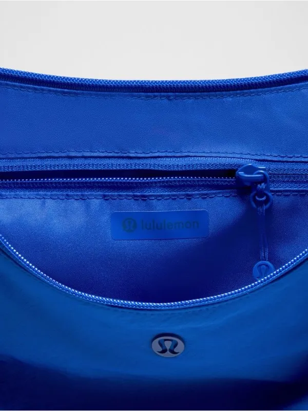 Lululemon Slouchy Sling Bag 6L riverside blue NWT - Image 5